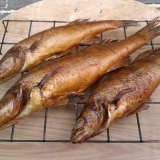 Smuđ hladnog i toplog pušenja u pušnici: recepti, kalorije, fotografije